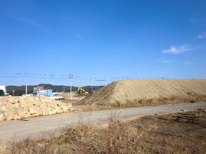 広大な土地の嵩上げ光景